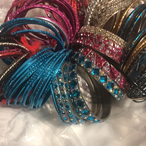 Kids size assorted bangles! ~100 at least - Picture 2 of 3